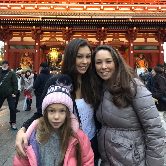 Meet LIsa - ⭐️Posh Ambassador & Top Rated Seller⭐️ - Picture 8 of 8